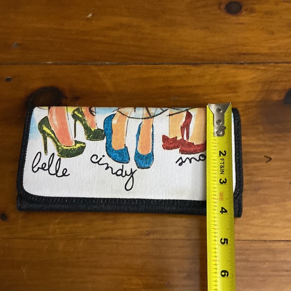 Like new Disney Parks Princess Wallet Cinderella Belle Snow White - Picture 5 of 5